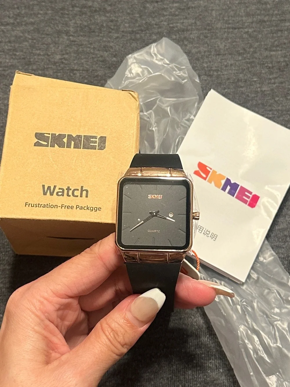 SKMEI Svelete Men’s Square Smartwatch-Style Quartz Watch, Rose Gold & Black